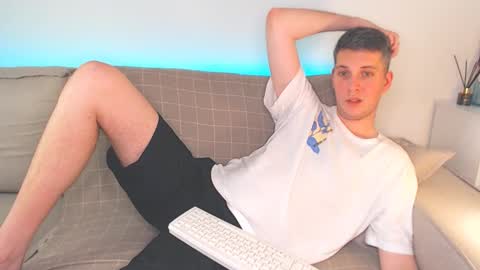 Snapshot of oliver_hort chatting on 01-23-25, 07:29 Oliver online show from 01-23-25, 07:29