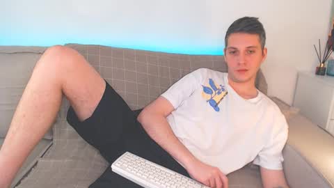 Snapshot of oliver_hort chatting on 02-09-25, 03:45 Oliver online show from 02-09-25, 03:45