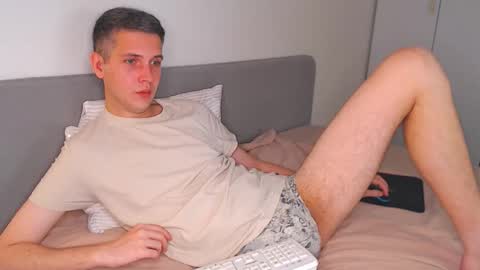 Snapshot of oliver_hort chatting on 10-12-25, 10:47 Oliver online show from 10-12-25, 10:47