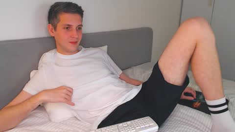 Snapshot of oliver_hort chatting on 11-05-25, 05:35 Oliver online show from 11-05-25, 05:35