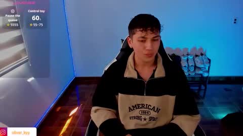 Snapshot of oliver_kyy chatting on 09-11-25, 07:03 oliveeer online show from 09-11-25, 07:03