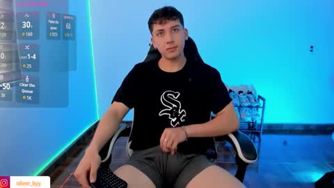 Snapshot of oliver_kyy chatting on 09-19-25, 06:52 oliveeer online show from 09-19-25, 06:52