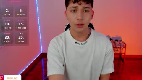Snapshot of oliver_kyy chatting on 09-21-25, 03:24 oliveeer online show from 09-21-25, 03:24