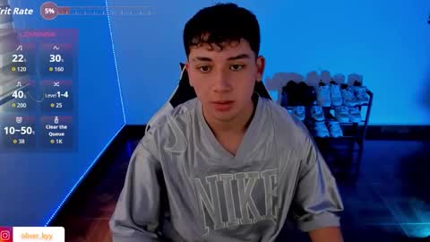 Snapshot of oliver_kyy chatting on 10-10-25, 07:02 oliveeer online show from 10-10-25, 07:02