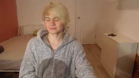 Oliver online show from 11-28-25, 01:19