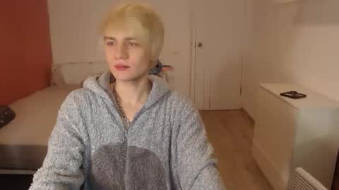 Oliver online show from 12-15-25, 01:43