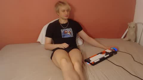 Oliver online show from 04-15-26, 01:23