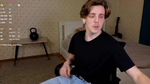 Snapshot of oliver_travis chatting on 12-16-24, 12:37 Oliver Evans online show from 12-16-24, 12:37