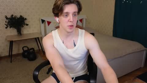 Snapshot of oliver_travis chatting on 02-02-25, 01:34 Oliver Evans online show from 02-02-25, 01:34