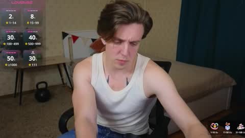 Snapshot of oliver_travis chatting on 09-12-25, 12:22 Oliver Evans online show from 09-12-25, 12:22