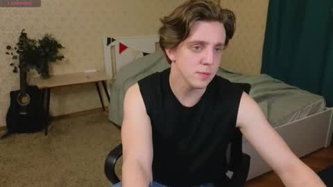 Snapshot of oliver_travis chatting on 11-19-25, 12:32 Oliver Evans online show from 11-19-25, 12:32