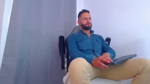 oliver online show from 12-16-24, 08:37