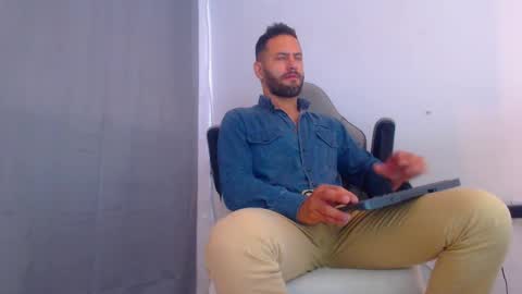 oliver online show from 12-25-24, 08:07