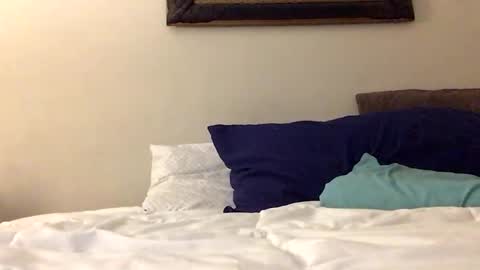 olivertwist1273 online show from 12-08-24, 06:01