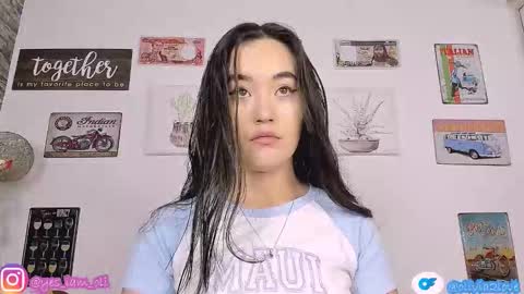 Snapshot of olivia22love chatting on 10-24-25, 11:39 ..................................... 500 am- 1200 pm GMT-5 online show from 10-24-25, 11:39