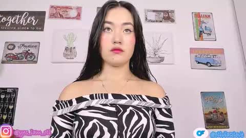 Snapshot of olivia22love chatting on 10-28-25, 11:14 ..................................... 500 am- 1200 pm GMT-5 online show from 10-28-25, 11:14