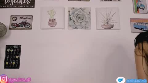 Snapshot of olivia22love chatting on 11-25-25, 12:16 ..................................... 500 am- 1200 pm GMT-5 online show from 11-25-25, 12:16