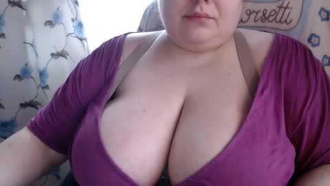 Olivia Gold online show from 12-11-24, 07:42