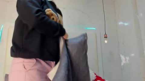  olivia  online show from 10-05-25, 11:52