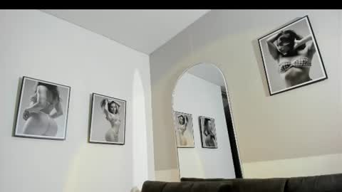 Olivia Collins online show from 06-25-26, 11:59