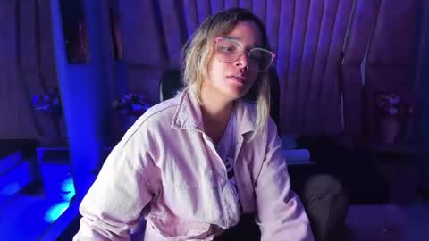  OLIVIA  online show from 01-20-25, 03:04