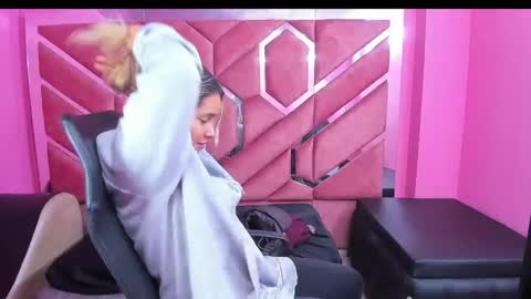  OLIVIA  online show from 02-11-25, 03:29