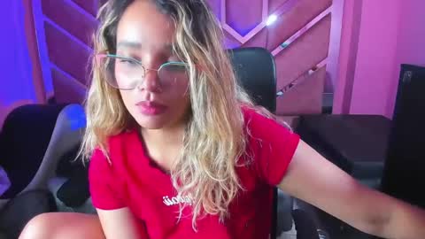  OLIVIA  online show from 02-20-25, 06:50