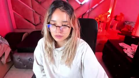  OLIVIA  online show from 11-04-25, 03:27