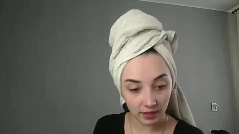 Olivia online show from 03-05-26, 12:34