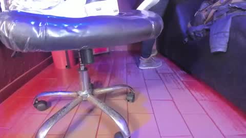 Snapshot of olivia_seex chatting on 02-08-25, 01:01 online show from 02-08-25, 01:01