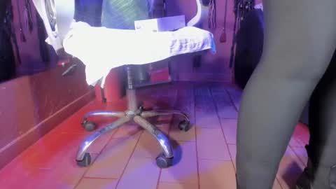 Snapshot of olivia_seex chatting on 02-22-25, 01:13 online show from 02-22-25, 01:13