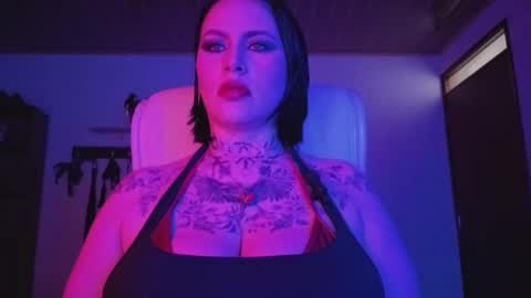 Snapshot of olivia_seex chatting on 10-25-25, 01:18 online show from 10-25-25, 01:18