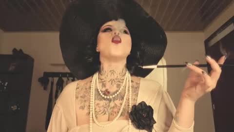 Snapshot of olivia_seex chatting on 10-31-25, 01:34 online show from 10-31-25, 01:34