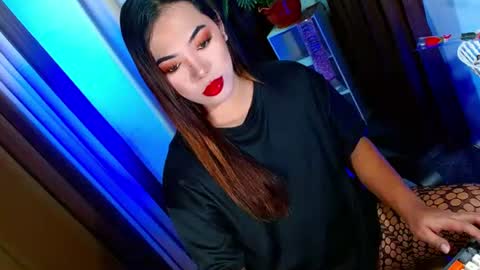 Miss OLIVIA online show from 09-28-25, 04:01