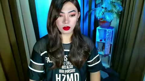 Miss OLIVIA online show from 10-17-25, 06:49