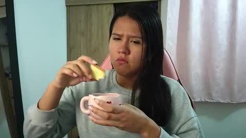 Olivia online show from 01-15-26, 12:21