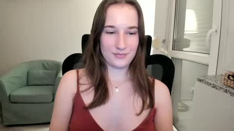 Oliwiaa2004 online show from 12-05-24, 06:00