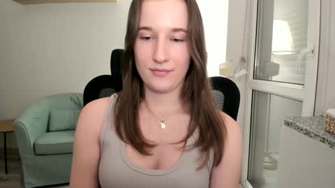 Oliwiaa2004 online show from 12-16-24, 07:32