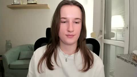 Oliwiaa2004 online show from 12-21-24, 10:40