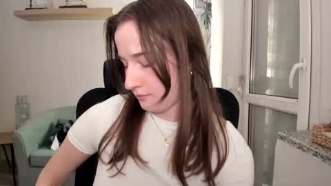 Oliwiaa2004 online show from 03-09-25, 07:37