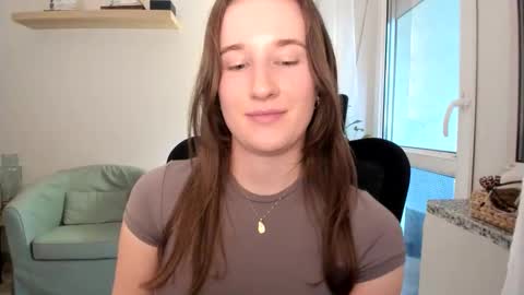 Oliwiaa2004 online show from 09-19-25, 01:34