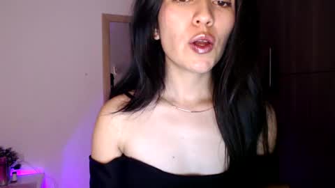 oliviaaa__ online show from 12-14-24, 12:01