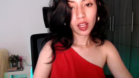 oliviaaa__ online show from 02-08-25, 06:12