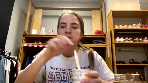 Snapshot of oliviaaraee chatting on 02-09-26, 10:47 oliviaaraee online show from 02-09-26, 10:47