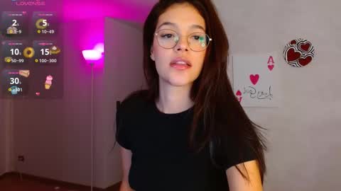 Snapshot of oliviabran_ chatting on 11-25-25, 11:27 Olivia Bram online show from 11-25-25, 11:27