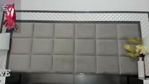 Snapshot of oliviaburningmilf chatting on 10-15-25, 07:36 Olivia Burning online show from 10-15-25, 07:36