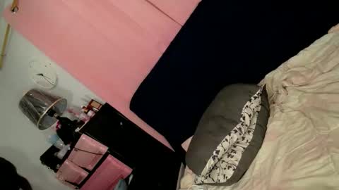 OLIVIA online show from 11-23-25, 06:41