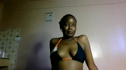 oliviah_1 online show from 10-13-25, 10:26