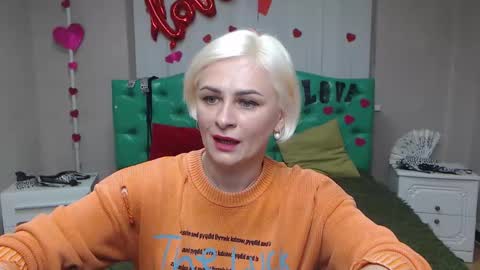 OliviaHorst online show from 09-18-25, 05:09