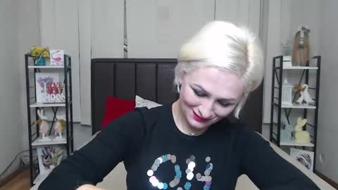 OliviaHorst online show from 11-27-25, 07:43